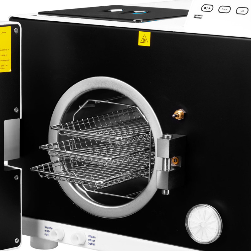 Lafomed Autoclave Compact Line LFSS18AC 18 L class B with a printer